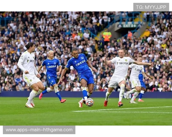 升班马逆袭成争四黑马，埃弗顿防线双核陨落陷保级深渊，埃弗顿最新消息